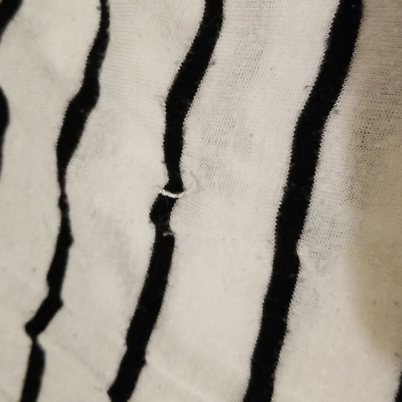 💥3/$10💥 Splash Hi-Lo Striped Short Sleeve Raglan Tee with Pocket - Picture 6 of 13